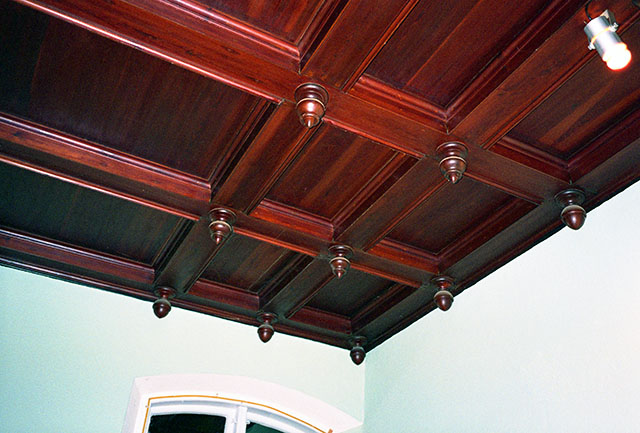 The ceiling in the kitchen in Villa Nøjsomheden are 12 foot above the floor. 
