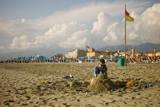 A young entrepreneur in Viareggio, Italy, May 2016. Leica M9 with Leica 50mm APO-Summicron-M ASPH f/2.0. © 2016 Thorsten Overgaard.