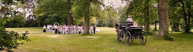 Bryllups-ceremoni i Dyrehaven i Kbenhavn