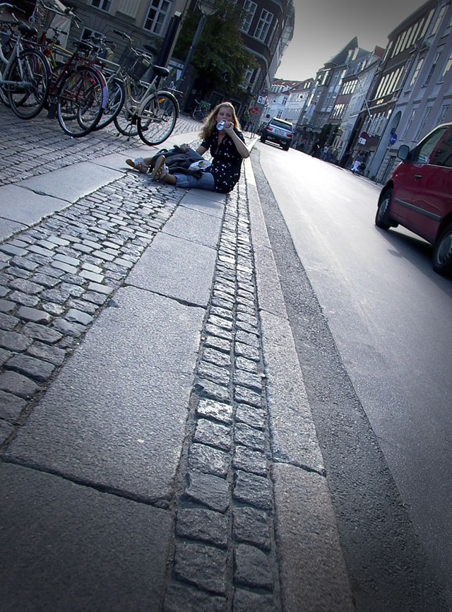 Strolling through Copenhagen in August 2003 I tried to shoot pictures from the hip (like you do with the Russian LOMO camera) and this was one of the pictures. Leica Digilux 1 (the darkness in the corners was added in Photoshop).