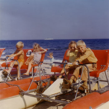 Thorsten Overgaard and brother Martin Overgaard at Aarhus Beach, August 1971 [Thorsten far left, Martin far right].