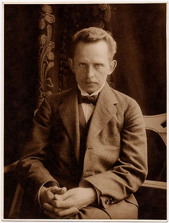 Oscar Barnack selfportrait ca. 1914
