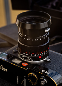 The original clip-on shade on the LHSA edition of the 50mm APO-Summicron-M ASPH f/2.0