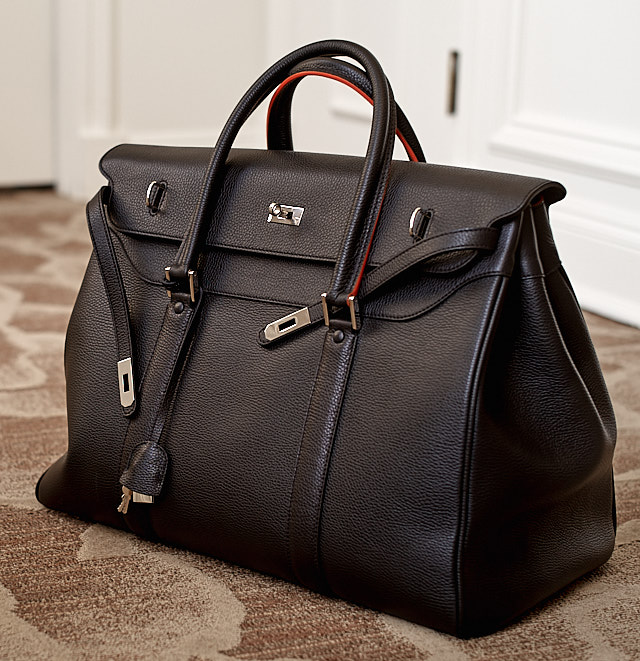 The Von 24hr Jetsetter
Calfskin Bag in Black