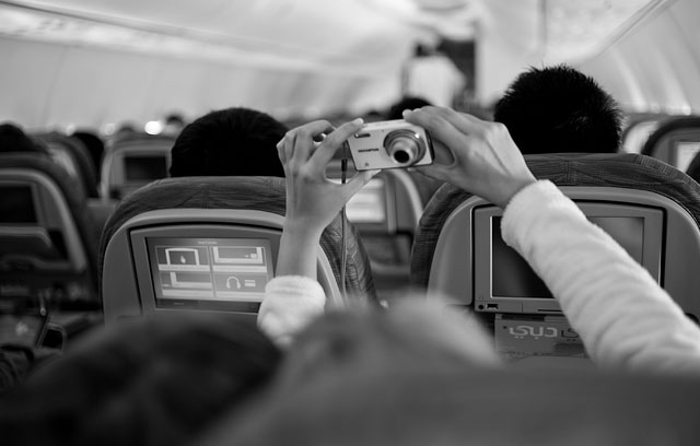 On board Air Dubai, Februar 2012. Leica M9 with Leica 35mm Summilux-M ASPH f/1.4. © 2012-2016 Thorsten Overgaard.
