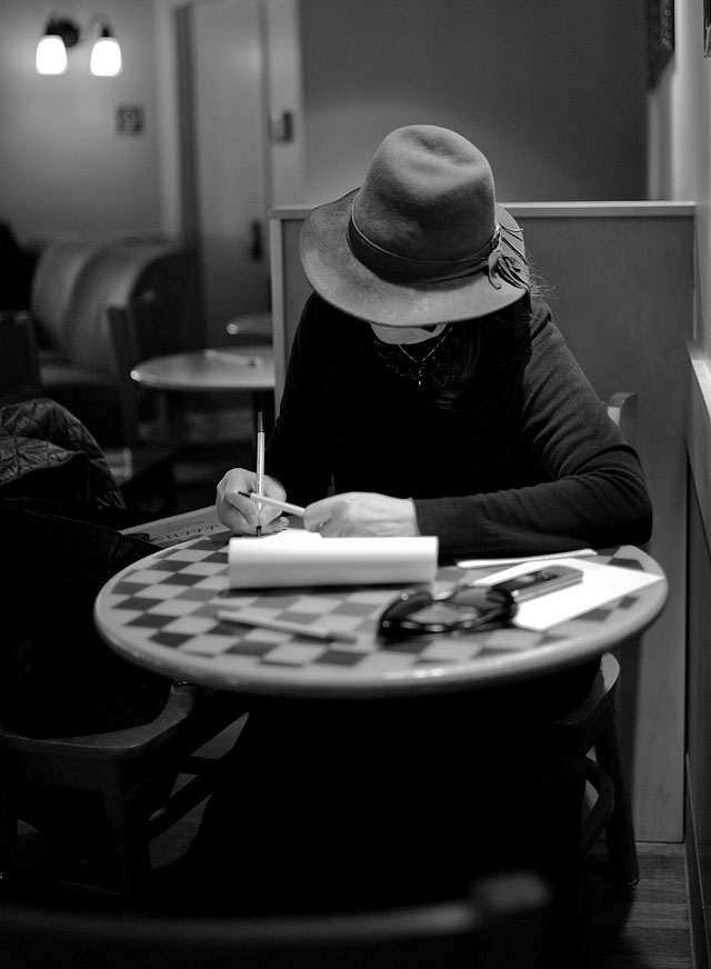 nside Starbucks in Hamburg. Leica M9 with Leica 35mm Summilux-M ASPH f/1.4 FLE at 800 ISO. 

