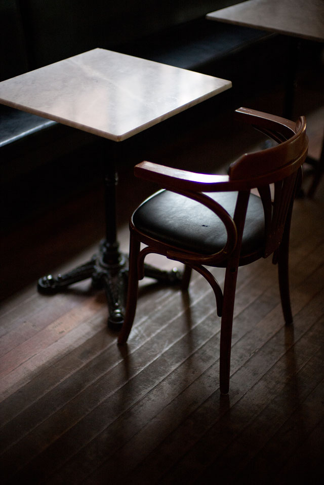 Inside cafe in Seoul, Korea. Leica M 240 with Leica 50mm Noctilux-M ASPH f/0.95. © 2013-2016 Thorsten Overgaard.