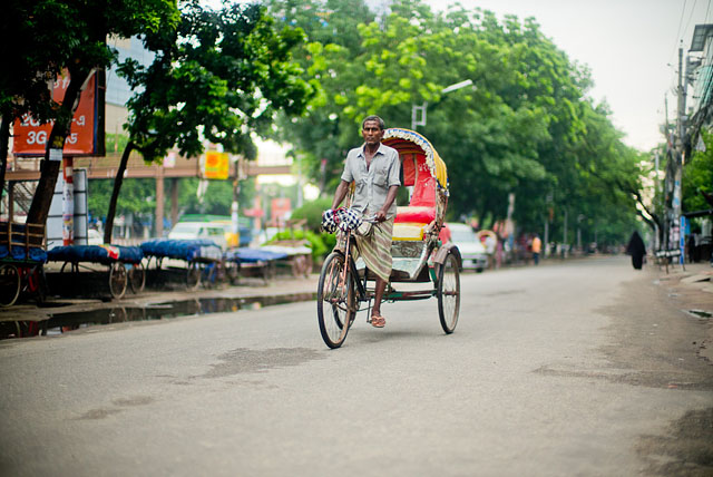 Dhaka, Bangladesh. © 2014 Thorsten Overgaard. Leica M 240 with Leica 50mm Noctilux-M ASPH f/0.95.