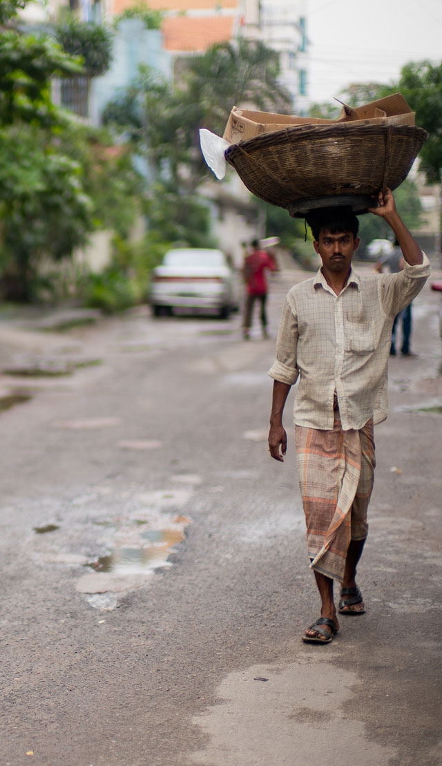 Dhaka, Bangladesh. Leica M 240 with Leica 50mm Noctilux-M ASPH f/0.95. © Thorsten Overgaard. 