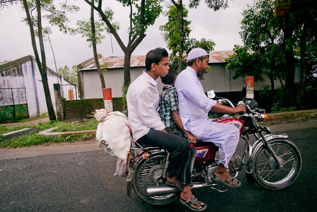 Dinajpur, Bangladesh. © 2014 Thorsten Overgaard. Leica M 240 with Leica 21mm Summilux-M ASPH f/1.4. 