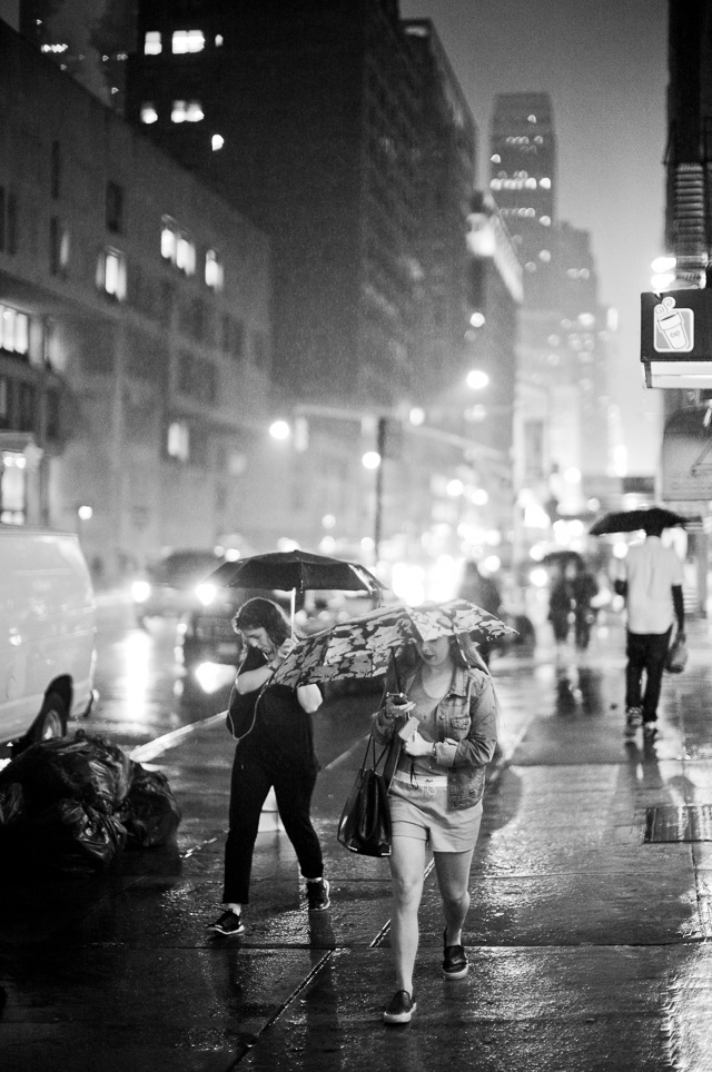 New York in the humid rain on 7th Avenue. Thorsten Overgaard. Leica M 240 woth Leica 50mm Noctilux-M ASPH f/0.95 