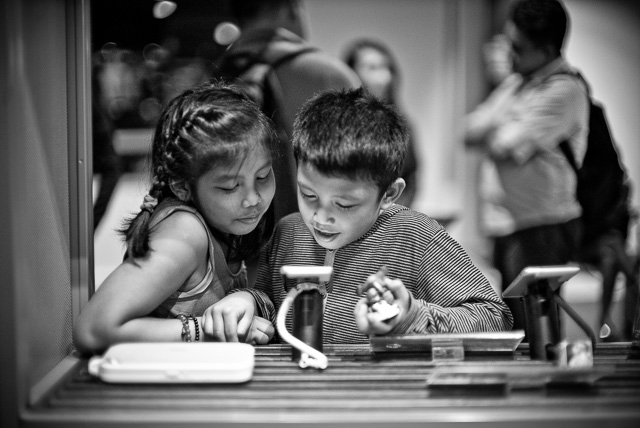 Inside a phone store in Manila. © Thorsten Overgaard. 