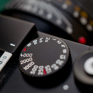 Leica M shutter speed wheel: The camera in Aperture Priority Mode