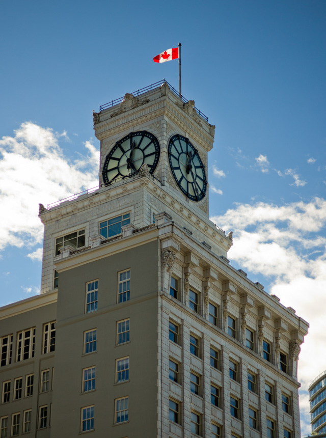 Nice tower with the Canadian flag. Leica M240 with Leica 75mm Summilux-M f/1.4. © 2016 Thorsten Overgaard.