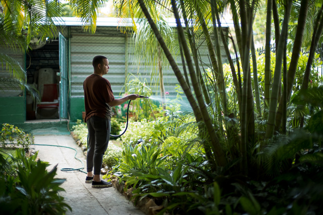The security guard takes on some garden work in the afternoon. Leica M10 with Leica 50mm Noctilux-M ASPH f/0.95. Copyright 2017-2018 Thorsten von Overgaard. 