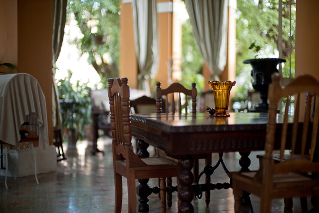 The outside area of the workshop villa in Havana, Cuba. Leica M10 with Leica 50mm Noctilux-M ASPH f/0.95. Copyright 2017-2018 Thorsten von Overgaard. 