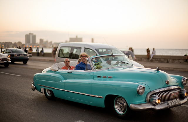 The Avenue del Puerto promenade outside Havana, just after sunset. Leica M10 with Leica 50mm Noctilux-M ASPH f/0.95. Copyright 2017-2018 Thorsten von Overgaard. 