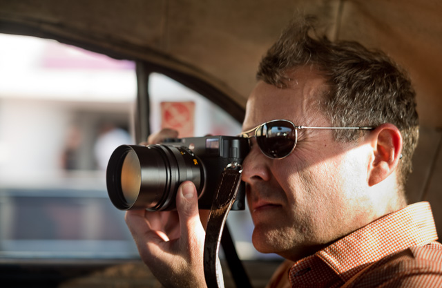 Chad in Havana with his 50mm Noctilux. © 2017 Thorsten von Overgaard. 