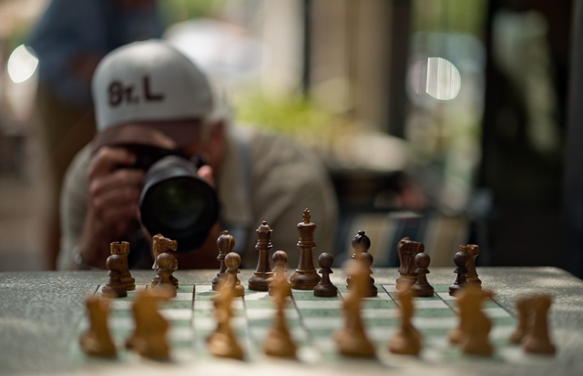 The Chess Cafe in St. Louis with chess tables outside. Leica M10 with Leica 75mm Noctilux-M ASPH f/1.25. © 2018 Thorsten von Overgaard. 