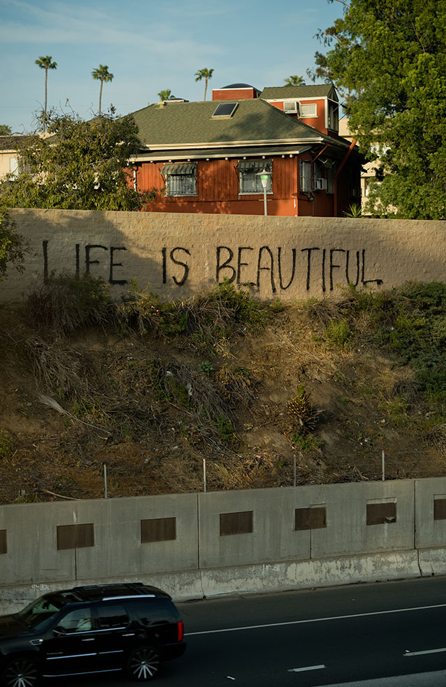 Wall above Highway 101 in Los Angeles. . Leica M10 with Leica 75mm Noctilux-M ASPH f/1.25. © 2018 Thorsten von Overgaard.