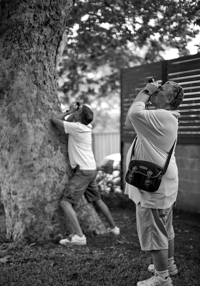 Sydney. Stephen and David working hard on composition. Leica M10-P with 7artisans 50mm f/1.1. © Thorsten Overgaard. 