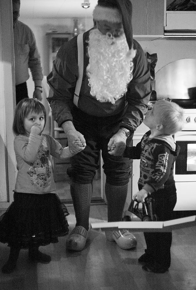 Danish dad dressed up as Santa Claus in 2009, pretending to have just arrived from Lapland to deliver the presents. Leica M9. © Thorsten Overgaard.
