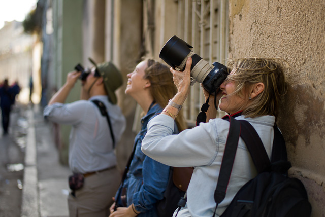 The workshop having too much fun in Havana, Cuba. Leica M9 with Leica 50mm Summilux-M ASPH f/1.4 BC. © 2018 Thorsten von Overgaard.