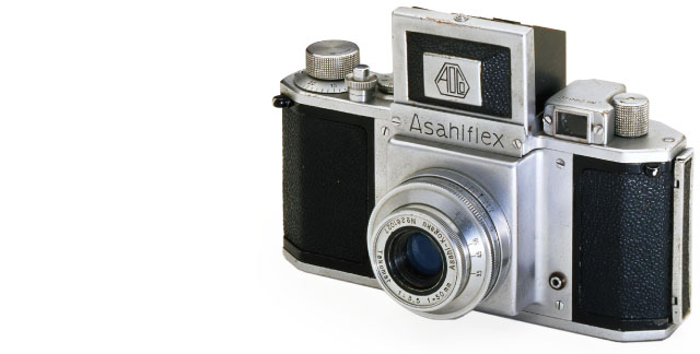 The Ashi-Pentax Asahiflex I (1952) camera.