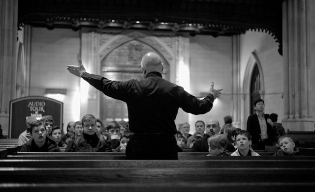 Msgr. Robert Ritchie lecturing guest inside the Saint Patricks Cathedral on 5th Avenue in New York. Leica M 240 with Leica 50mm Summicron-M f/2.0 (II). © 2015-2016 Thorsten Overgaard. 