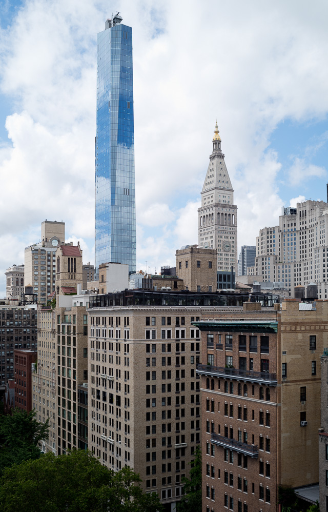 New York skyline over Gramercy Park. Leica M10 with Leica 35mm Summilux-M AA f/1.4. © 2017 Thorsten Overgaard. 