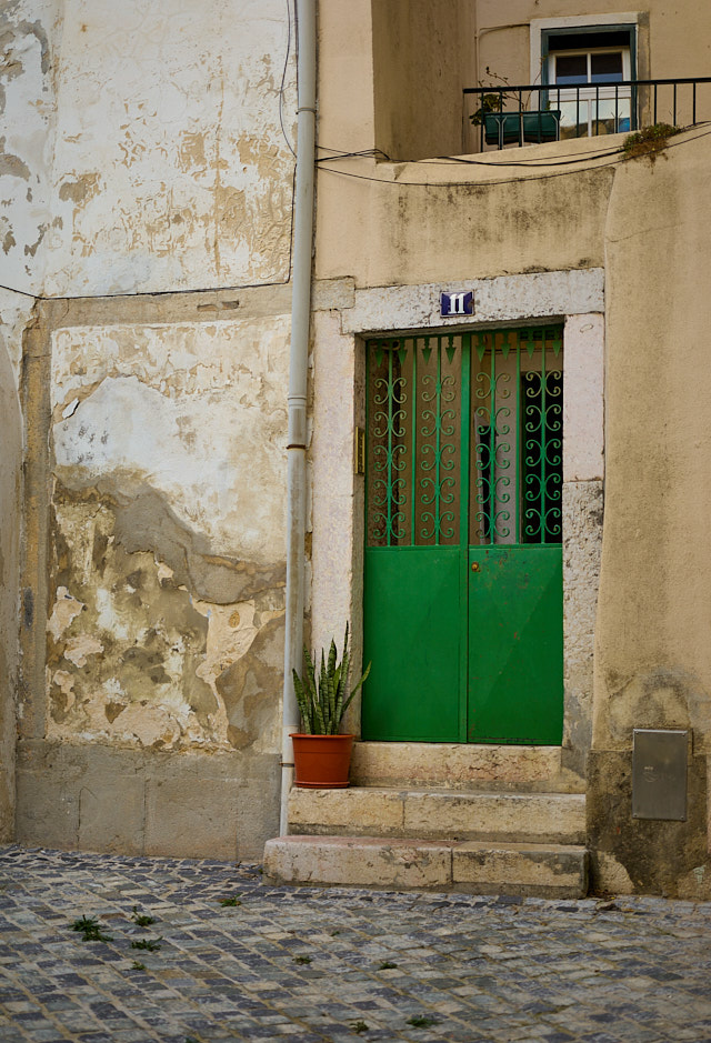 The colors of Lisbon. Leica M10-R Black Paint with Leica 50mm APO-Summicron-M ASPH f/2.0. © Thorsten Overgaard. 