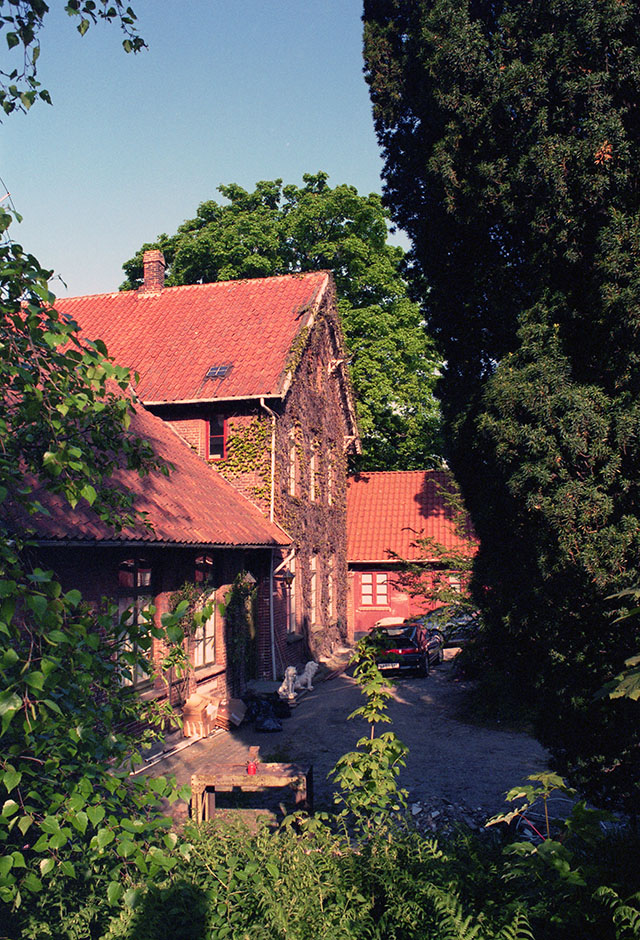 Villa Nøjsomheden 1996. © Thorsten Overgaard.