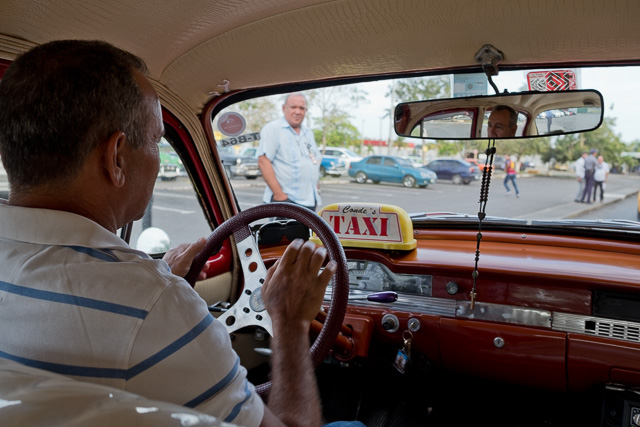 Fujifilm X-Pro 2 Graphite in Havana, Cuba. Fujinon 35mm f/2.0. © Thorsten Overgaard. 