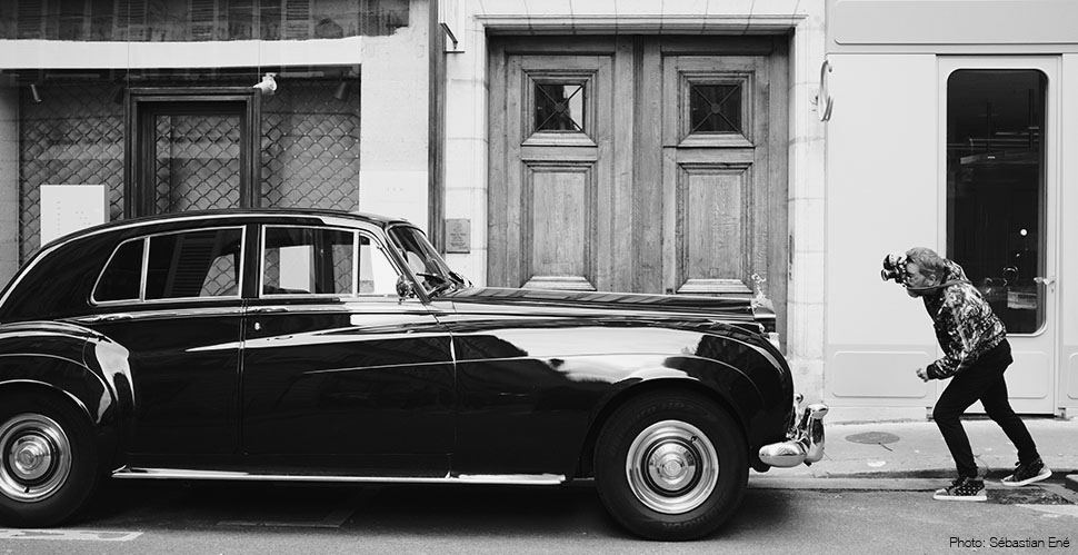 Thorsten Overgaard photoraphing  Rolls Royce in Paris
