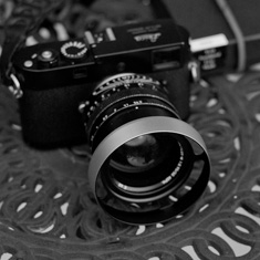 E60 ventilated shade Silver on Leica 50mm Noctilux-M ASPH f/0.95.