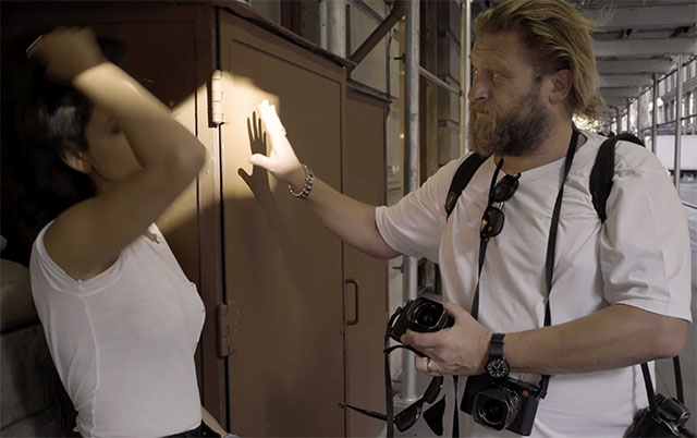 Greg Williams with his two Leica Q cameras he often uses (sometimes Leica SL with 90/2 APO as well). 