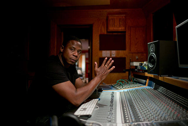 Doug E Fresh in his home studio in Harlem. Leica M240 with Leica 28mm Summilux-M ASPH f/1.4. © Thorsten von Overgaard. 