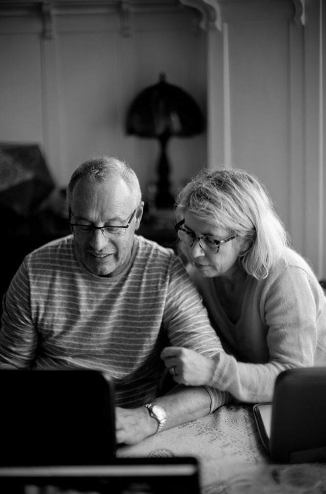 Editing photos in the workshop. © Thorsten Overgaard. 