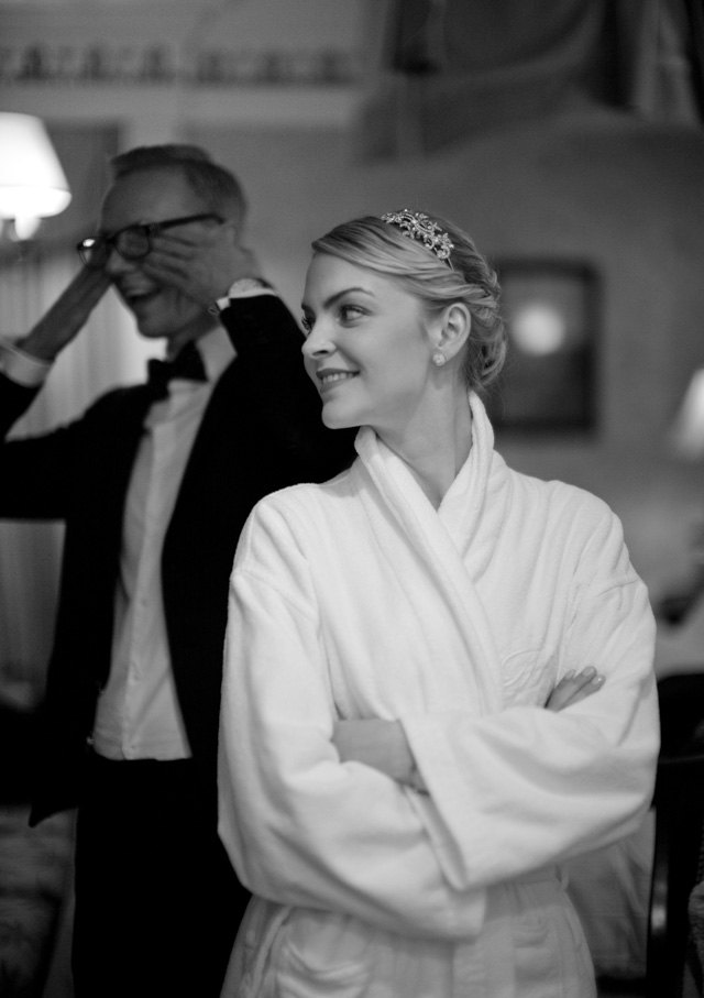 Caroline and her husband Chet before the wedding. I asked for a photo of the together, forgetting he wasn't allowed to see here. So we handled that. Leica M 240 with Leica 50mm Noctilux-M ASPH f/0.95. © 2016 Thorsten Overgaard. 