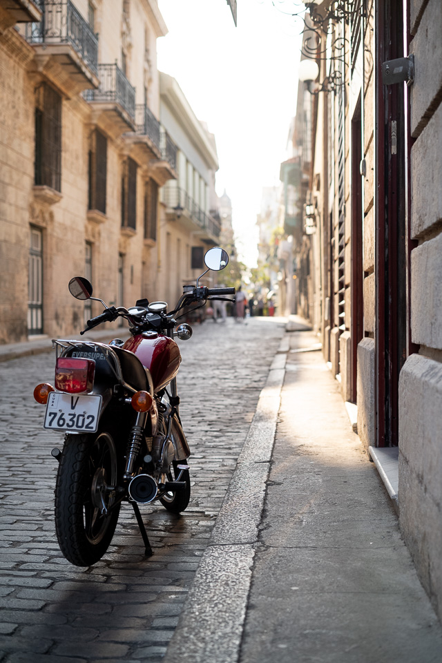 Havana, Cuba. Leica M10-D with Leica 50mm APO-Summicron-M ASPH f/2.0 LHSA. © Thorsten Overgaard. 

