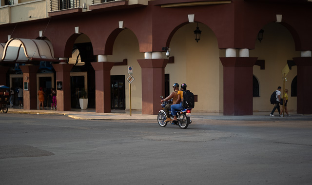 Havana. Leica M10-D with Leica 50mm APO-Summicron-M ASPH f/2.0 LHSA. © Thorsten Overgaard.

