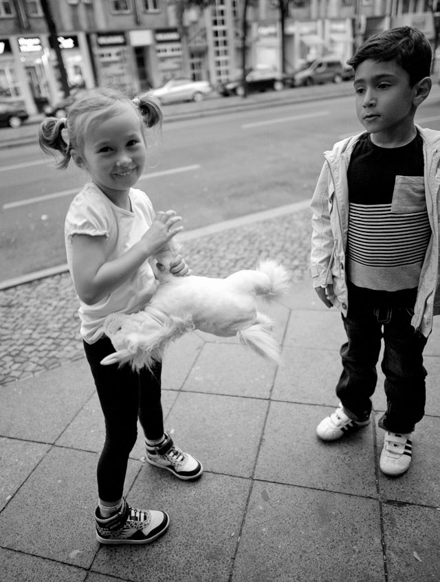 Young love in Berlin. Leica M 240 with Leica 21mm Summilux-M ASPH f/1.4.