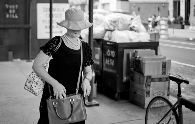 Shaded fashion in New York. Leica M-D 262 with Leica 35mm Summilux-M ASPH f/1.4 FL. © 2016 Thorsten Overgaard. 