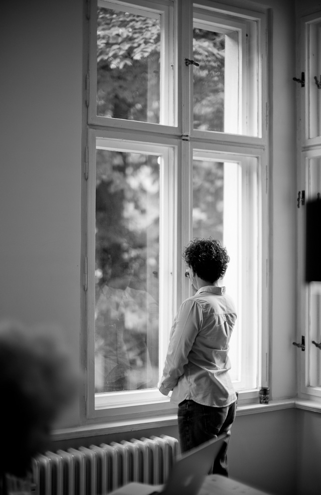 Eleanor at the Overgaard Workshop Berlin. She came straight from Africa where she has been working for five years as a teacher. With her in the bag she had the just acquired Leica M 240. Leica M Type 240 with Leica 50mm Noctilux-M ASPH f/0.95.