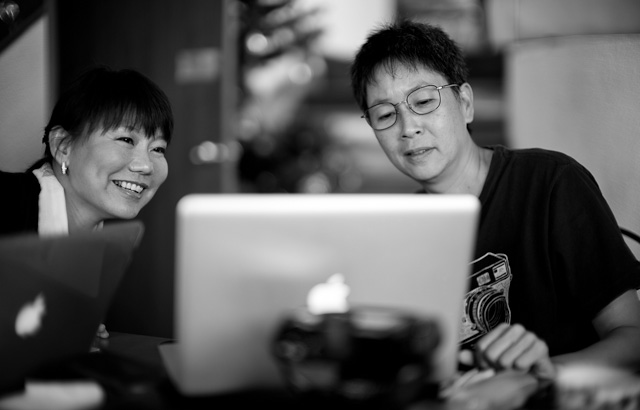 Editing at the workshop in Bangkok. Leica M 240 with Leica 50mm Noctilux-M ASPH f/0.95