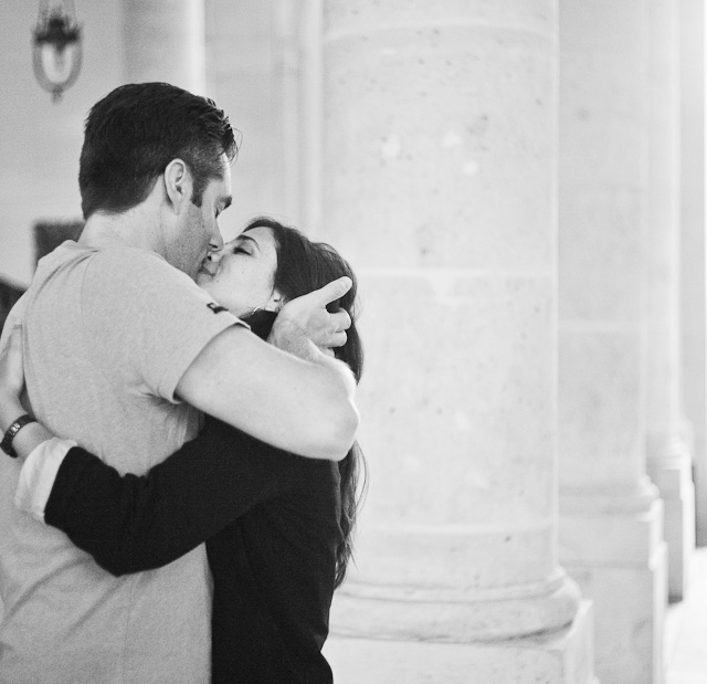 In Paris kissing is as popular as being on the iPhone. © 2014 Thorsten Overgaard. Leica M 240 with Leica 50mm Summicron-M f/2.0 II