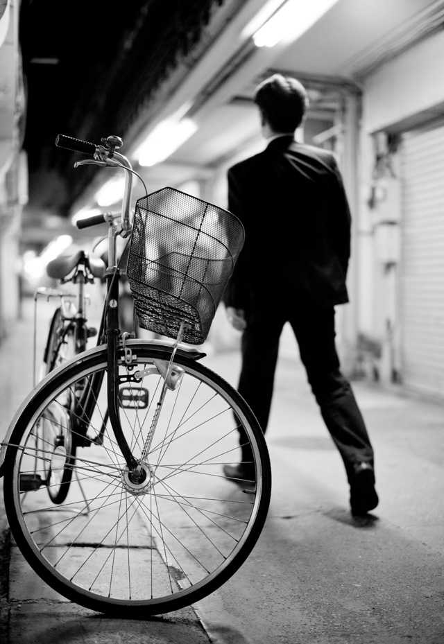 My daily bicycle in Ginza ,Tokyo. Leica M-D 262 with Leica 50mm Summilux-M ASPH f/1.4 Black Chrome. © 2016 Thorsten Overgaard.