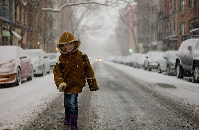 The other day, December 26, it started snowing, and in two hours it looked like this. We were not out photographing, but out shopping for a dress when photographically inspiring circumstances fell down from the sky.