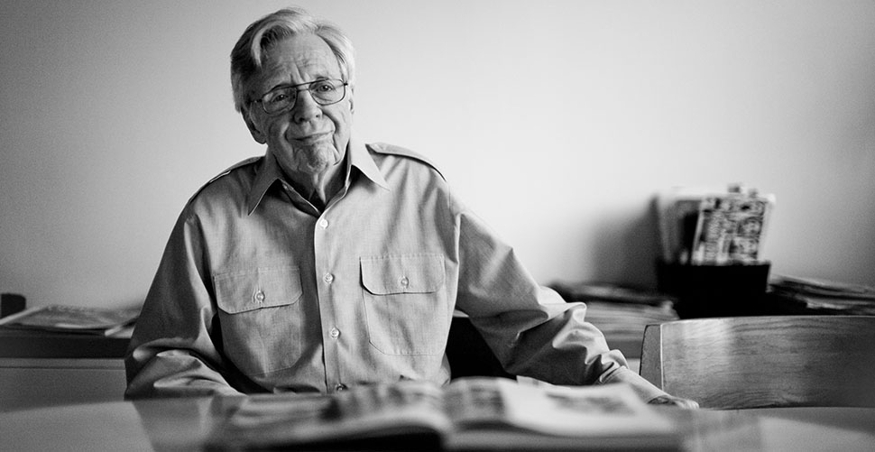 Don Hunstein (1928-2017) in his apartment by Central Park in New York. Leica M 240 with Leica 50mm Noctilux-M ASPH f/0.95. © 2014 Thorsten Overgaard.