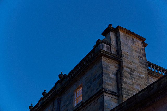 The Saint Hill Manor early morning. Leica SL3 with Leica 50mm Noctilux-M ASPH f/0.95. © Thorsten Overgaard.